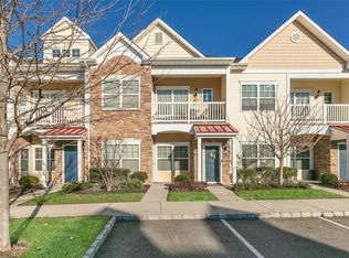 40 Barley Ln, Patchogue, NY 11772