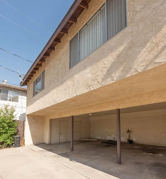 220 N Myers St #B — Photo 1