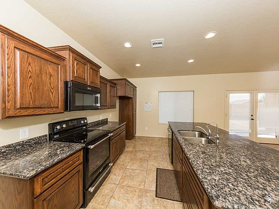 4th image of 4077 S Buckthorn Dr