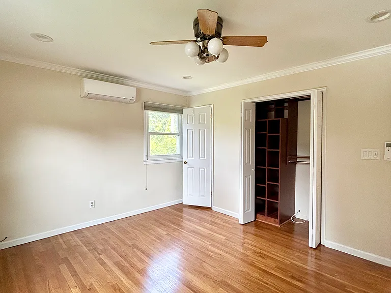 1st floor bedroom (1)