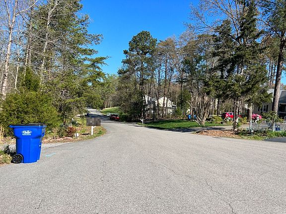 3rd image of 12706 Parker Ln