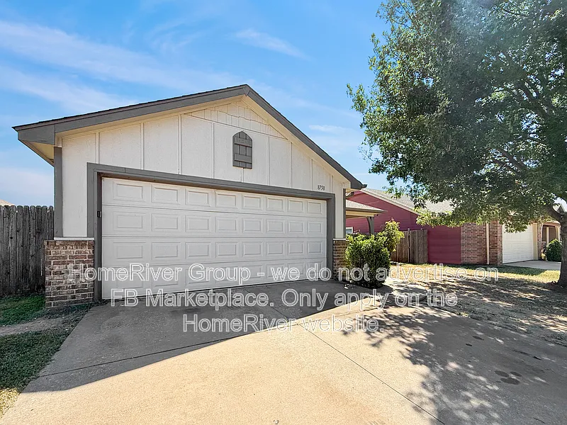 3 bed, 2.0 bath, 1482 sqft, $1,700 — Photo 4