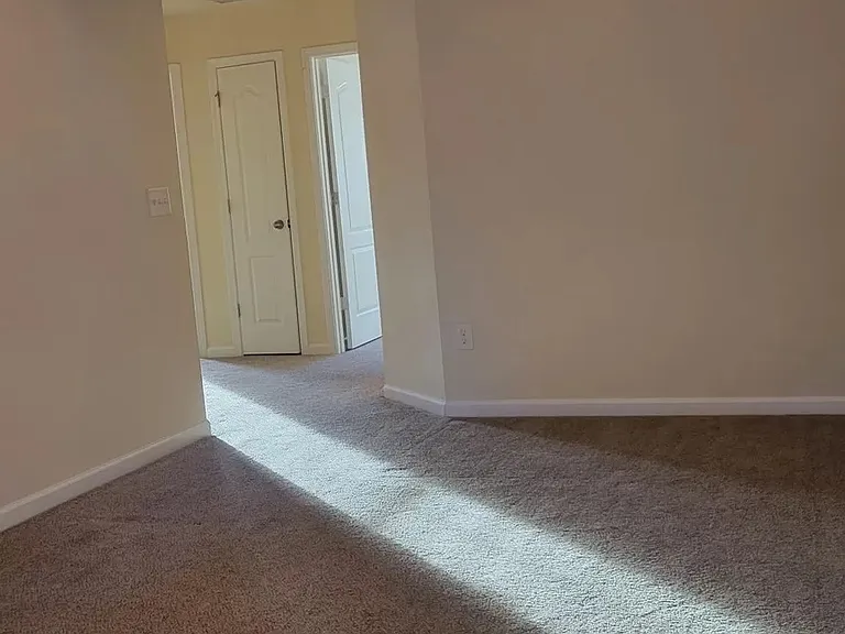 107 Dellbrook Streetunit E — Photo 19
