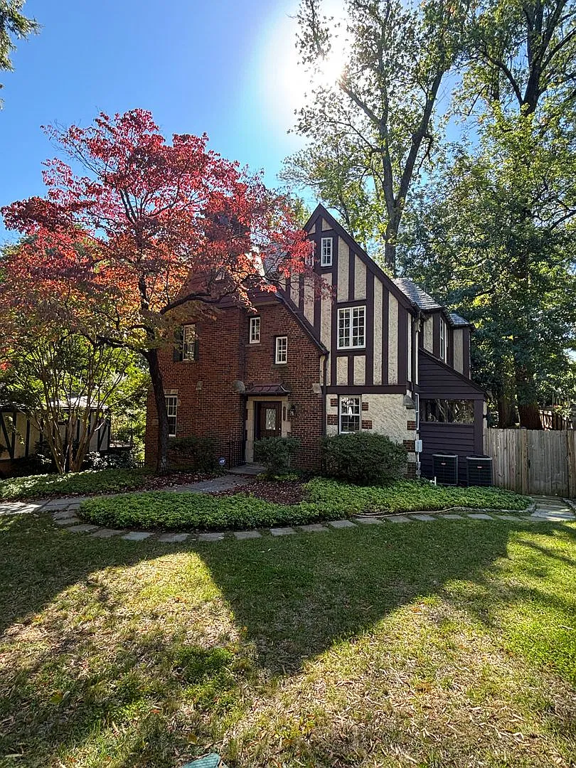 Kent Tudor on 1/3 Acre — Photo 1