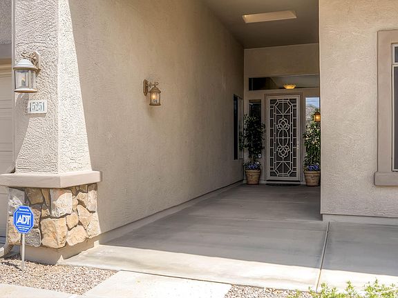 4th image of 15251 W Mercer Ln