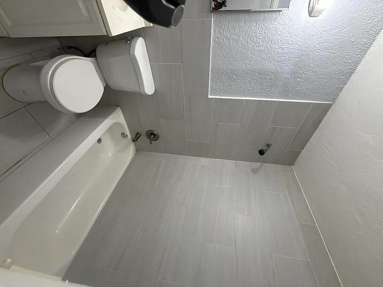 720 SW 7th St #4 — Photo 14