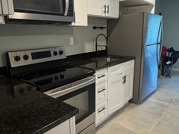 5th image of 317 Twin Lakes Cir #317
