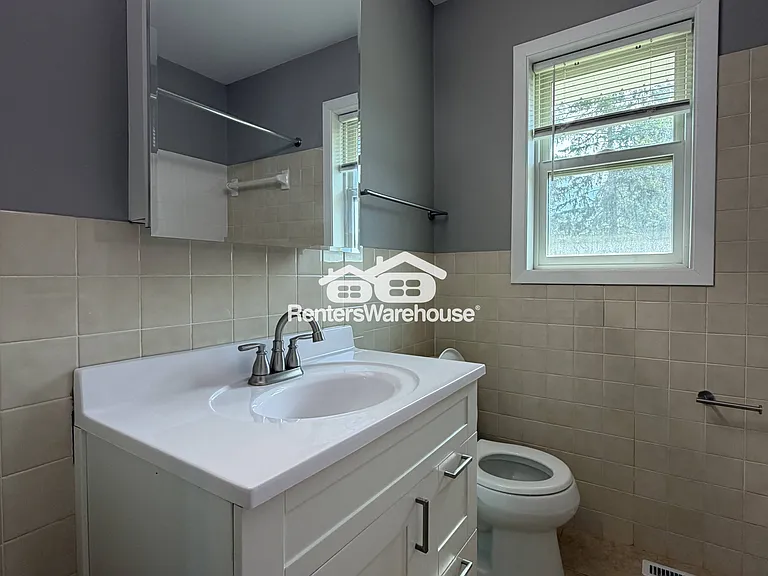 723 Tyler St NE — Photo 18