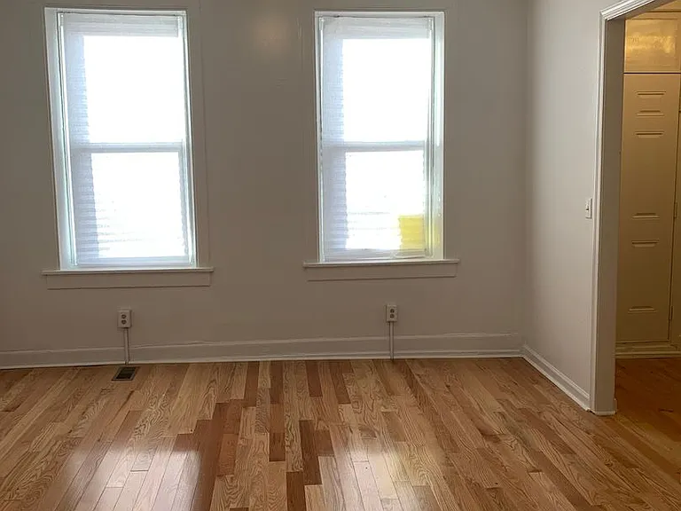 341 S Duke St — Photo 7