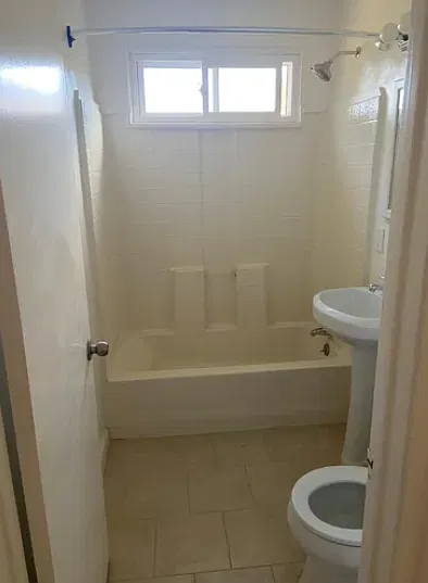 3 bed, 1040 sqft, $4,850 — Photo 3