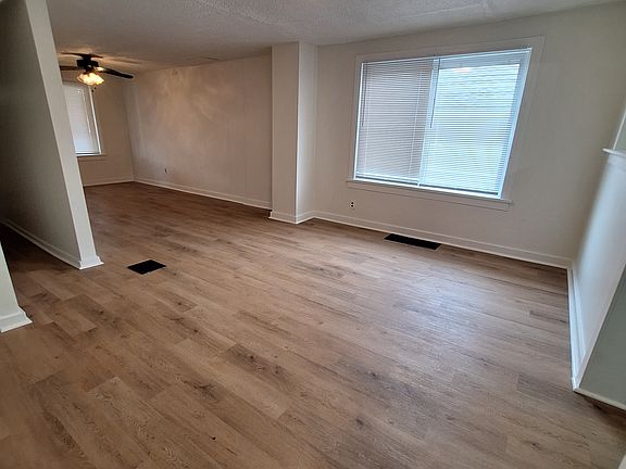 3rd image of 1614 4th Ave