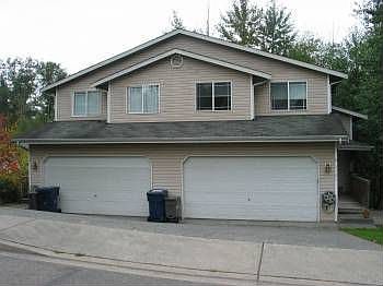 1st image of 2727 Lake Dr NE