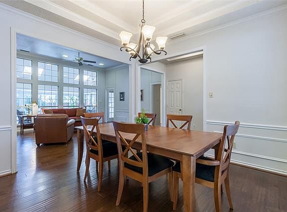3rd image of 795 Pelican Ln