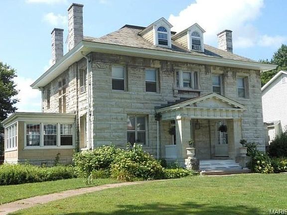 3rd image of 5916 W Cabanne Pl