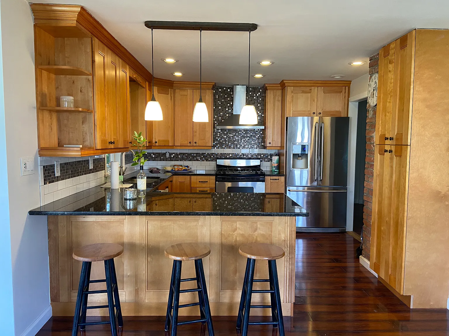 2 bed, 1200 sqft, $3,000 — Photo 2