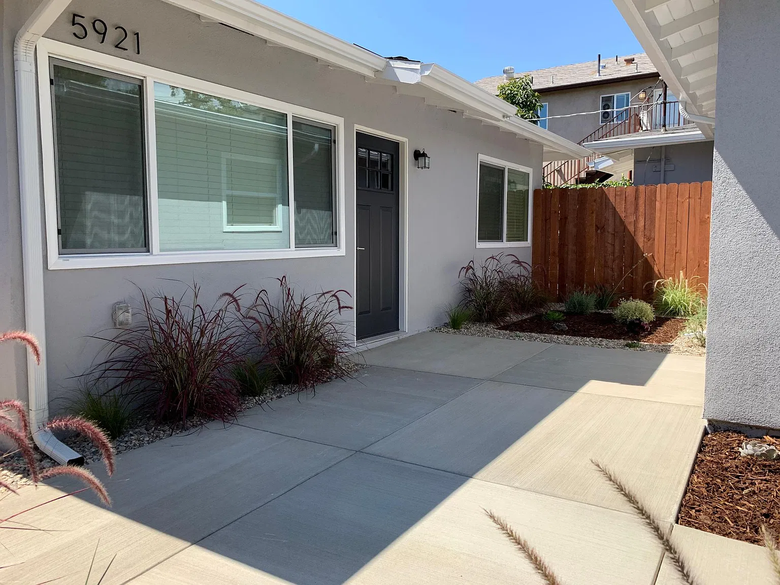 2 bed, 930 sqft, $3,250 — Photo 2