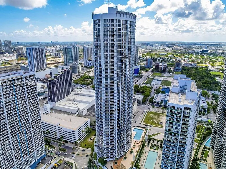 1750 N Bayshore Dr #2211 — Photo 1