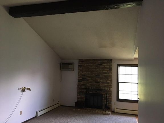 5th image of 829 Old Settlers Trl APT 7