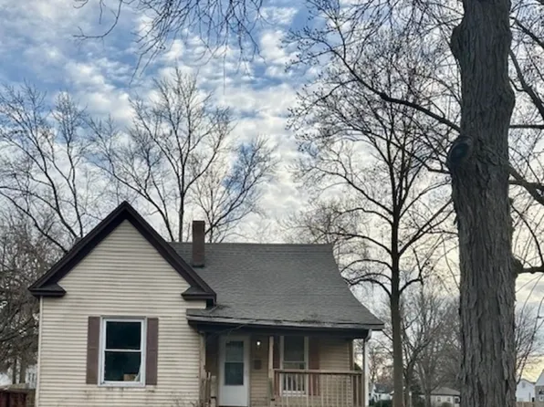 802 S State St, Champaign, IL 61820