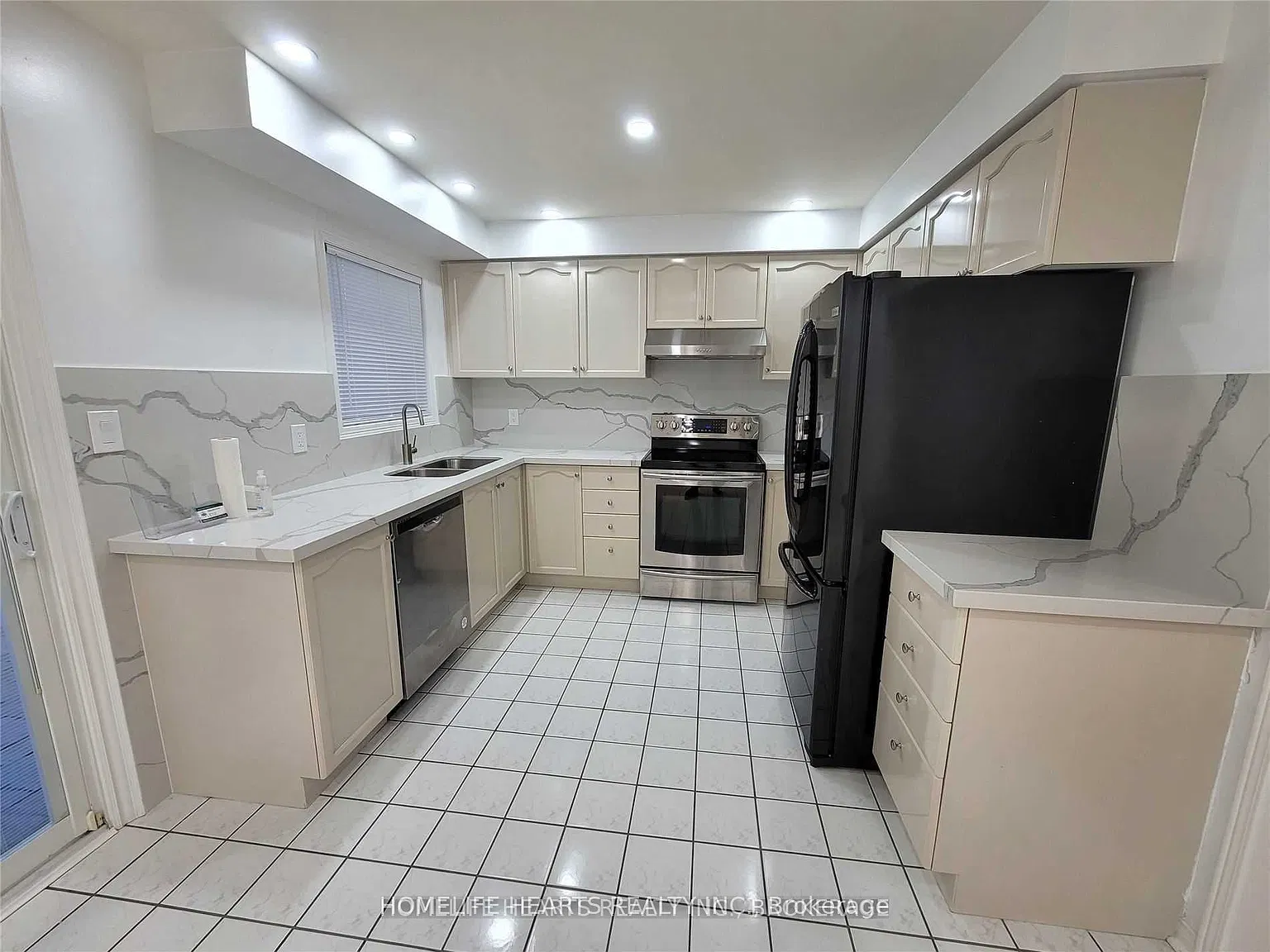 3 bed, $3,400 — Photo 4