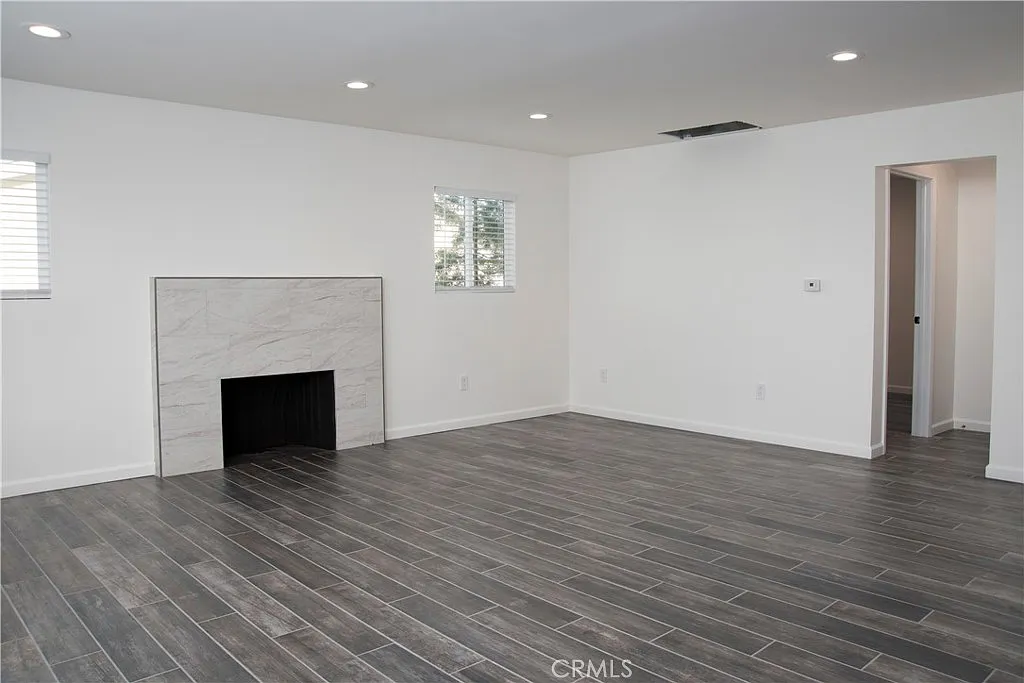 3 bed, 1.5 bath, 1700 sqft, $4,200 — Photo 4