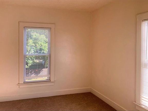 3rd image of 31 Pulaski St
