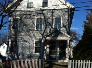 29 Burton St, Bristol, RI 02809
