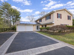 38 Bonnie Ln, Stony Brook, NY 11790
