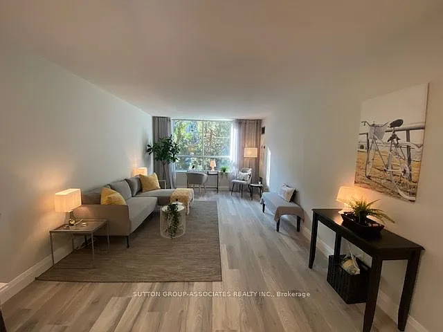 95 Prince Arthur Ave #327 — Photo 3