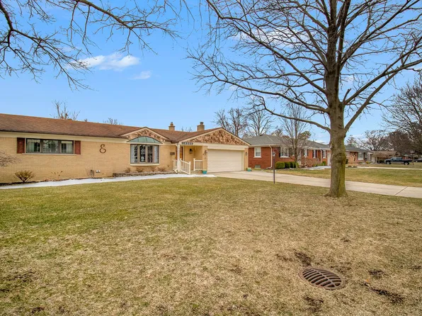 16390 Gordon Ave, Fraser, MI 48026