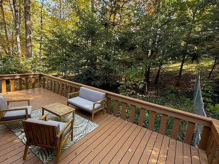 15 Mayfair Pl — Photo 7