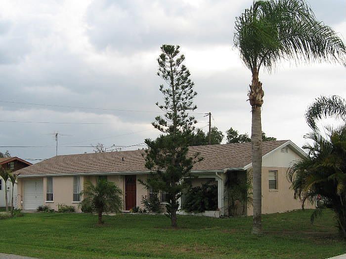 1st image of 22537 Laika Ave