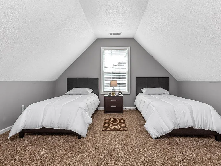 Shannon Oak Dr — Photo 15