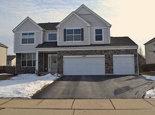 10683 Oregon Trl, Huntley, IL 60142