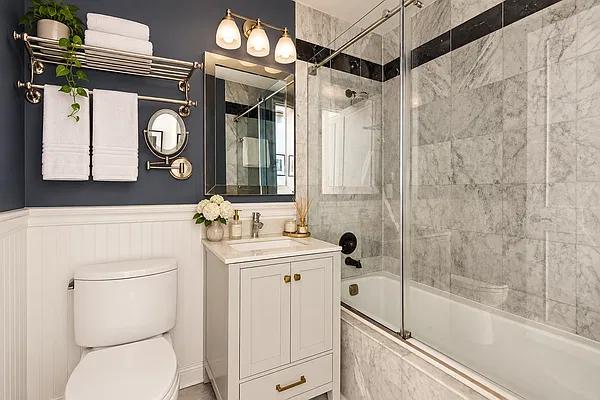 Bathroom, photo 2