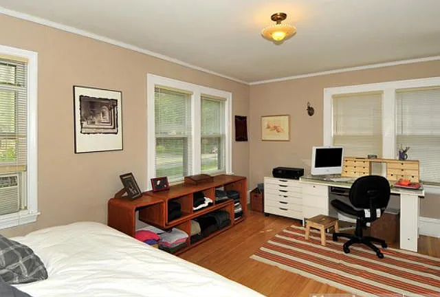 1096 Summit Ave — Photo 4