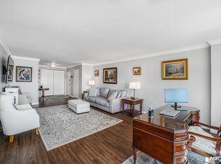 2150 Center Ave APT 16G, Fort Lee, NJ 07024