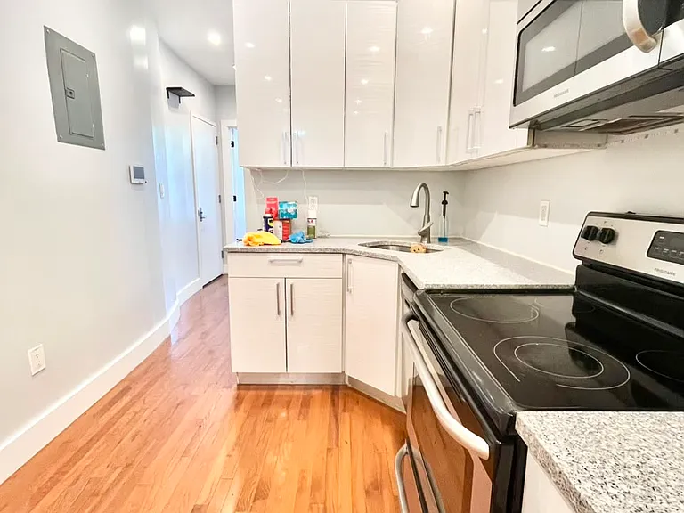 82 Marion St #1L — Photo 8