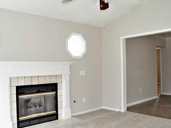 4th image of 5546 Hall St SE