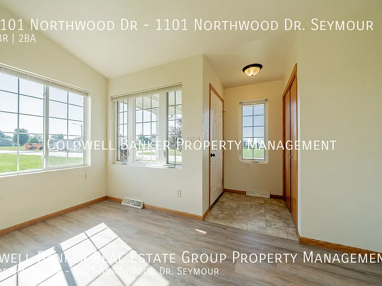 1101 Northwood Dr #1101 NORTHWOOD DR S — Photo 2