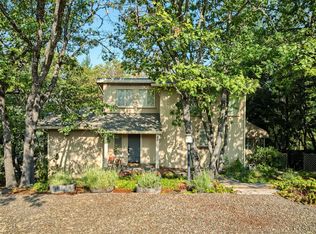 820 Pinecrest Ter, Ashland, OR 97520