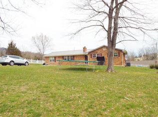 422 Jane Way Ln, Jacksboro, TN 37757