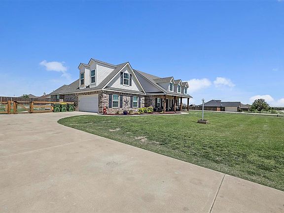 135 Highland Hills Blvd, Decatur, TX 76234 | MLS #20174664 | Zillow