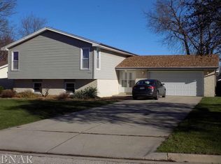 1716 Braden Dr, Normal, IL 61761