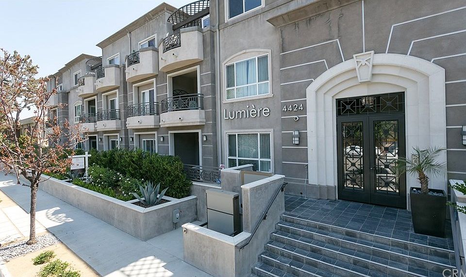 2nd image of 4424 Whitsett Ave APT 211