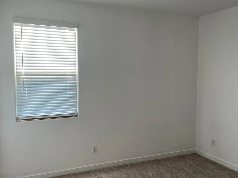 18796 W Cameron Dr — Photo 10