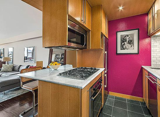 3rd image of 61 Jane St APT 10P