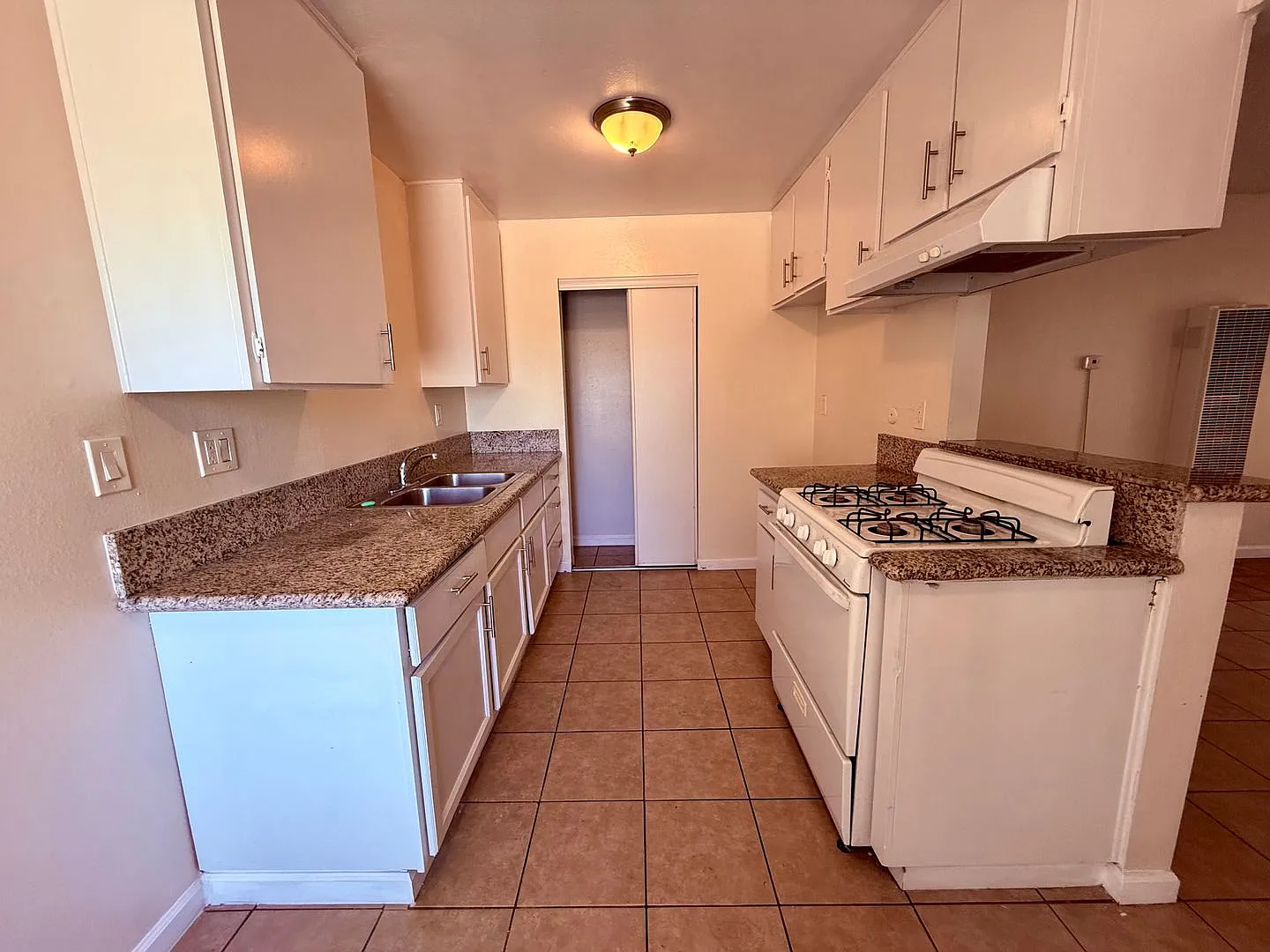 3300 West Orange Avenue 3Q — Photo 2