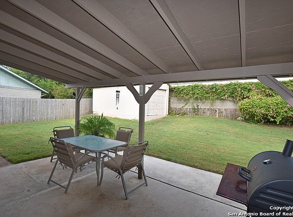 5th image of 7213 Leading Oaks St