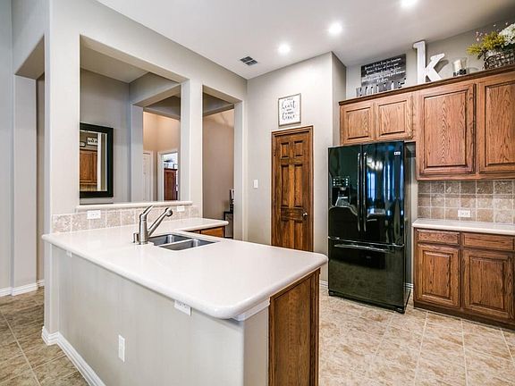 5th image of 1409 Dove Creek Ln